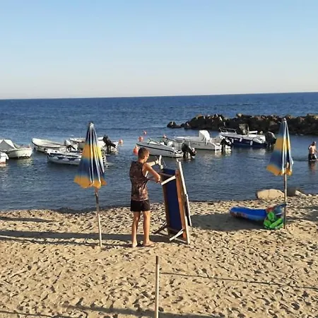 Casa Agata A Due Passi Dal Mare Apartman